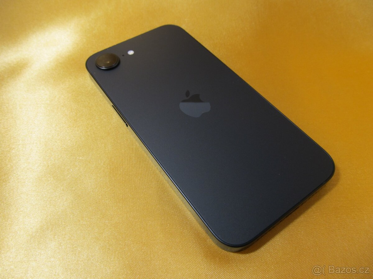 iPhone 16e Black 128GB ZÁNOVNÍ