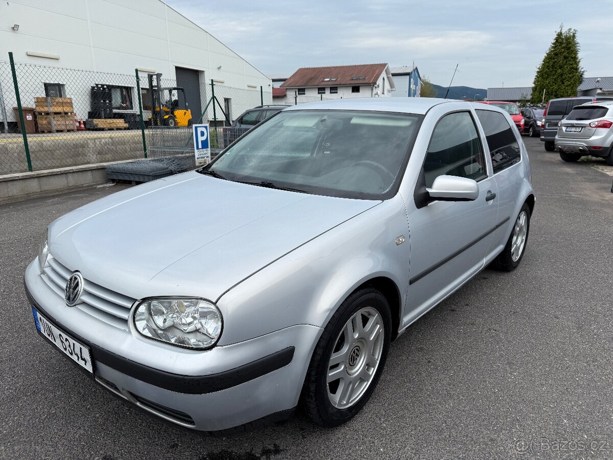 Volkswagen Golf 1.4i 16V