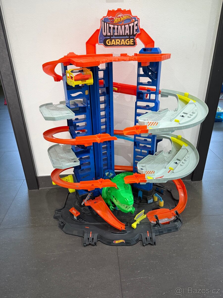 Dráha Hot wheels T-Rex