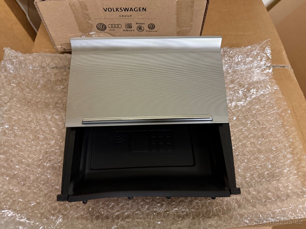 Odkládací přihrádka Škoda Octavia 3
