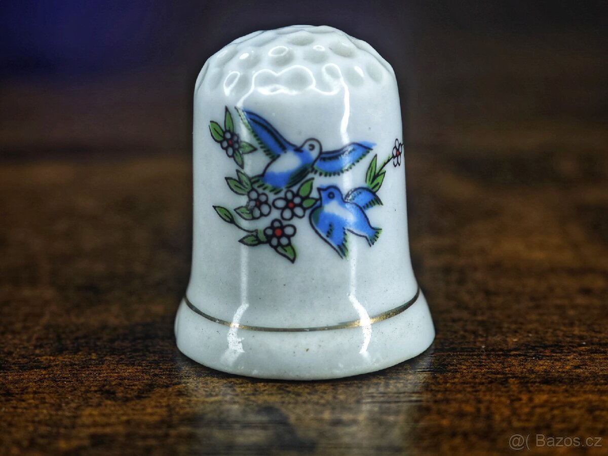 Vintage porcelánový náprstek, modří ptáci