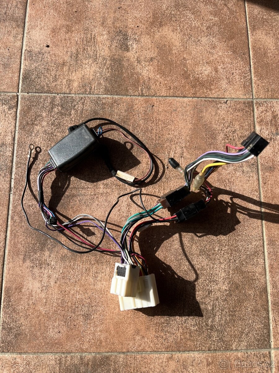 Adaptér autorádia Nissan Terrano