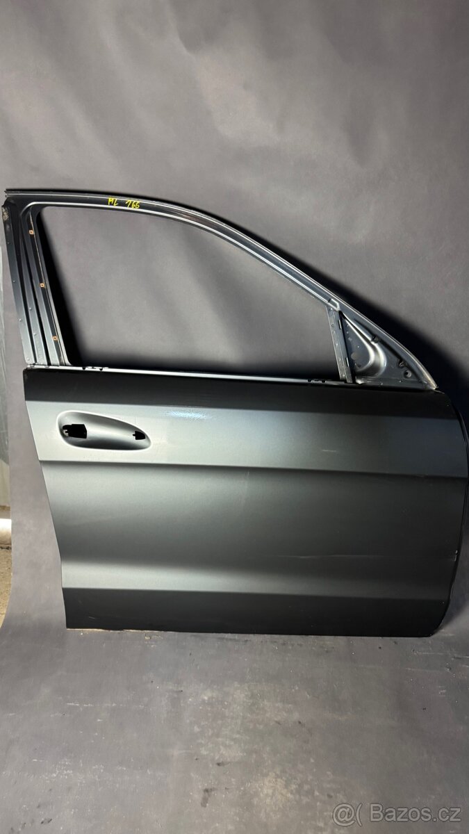 Přední pravé dveře Mercedes ML166