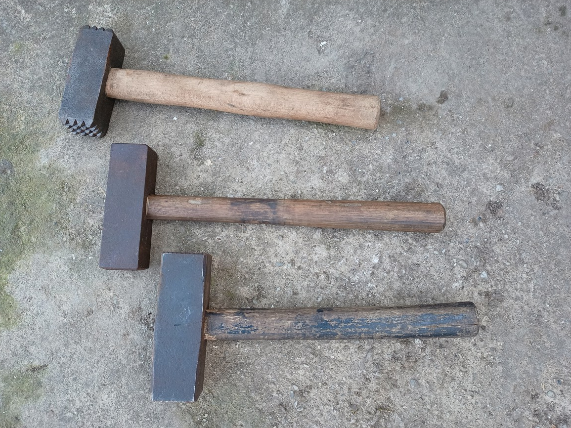 Kamenické kladiva,kladivo,staré náradi,sekera