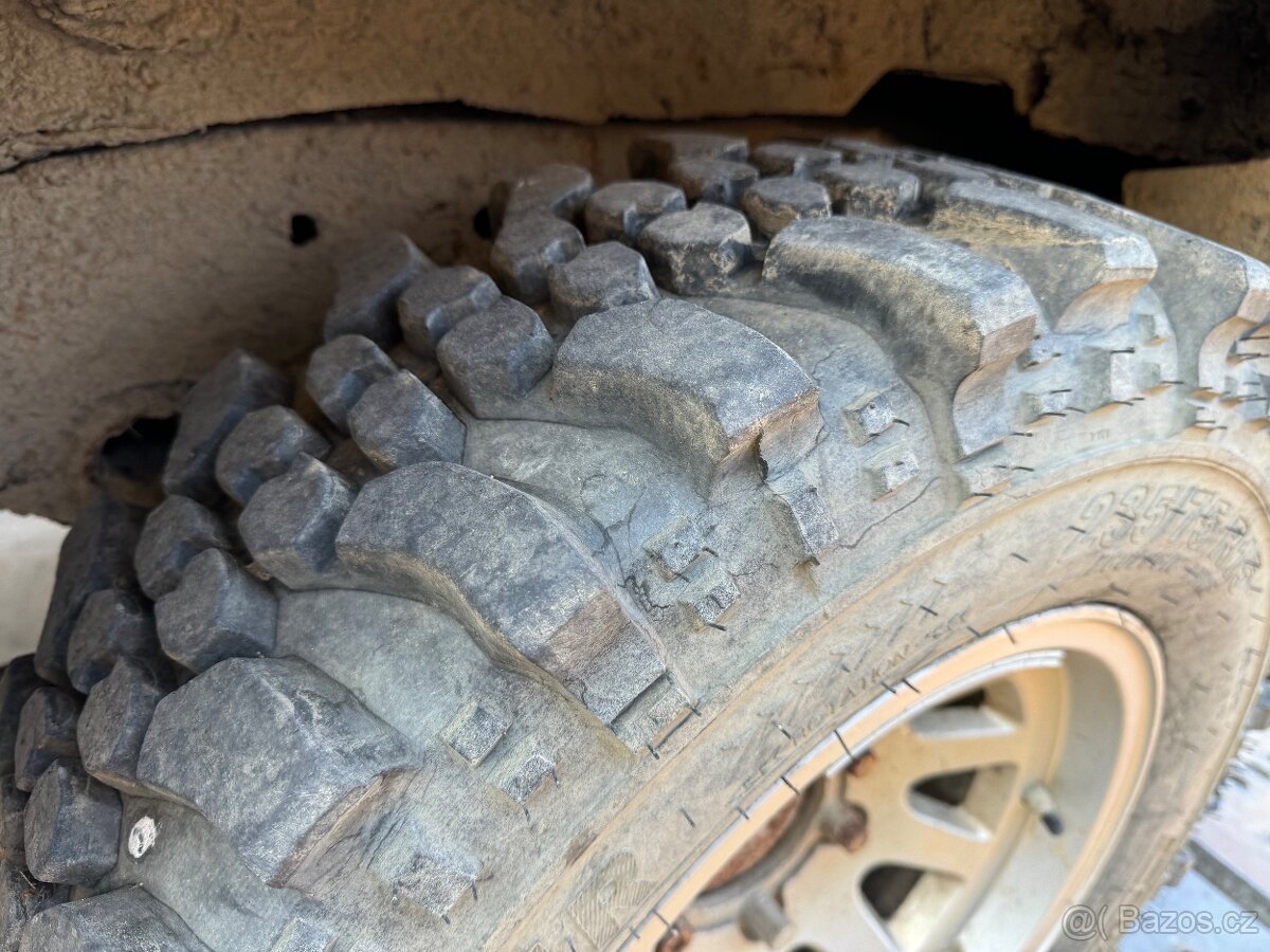 Predám kolesá s pneu T3 235/75 R15