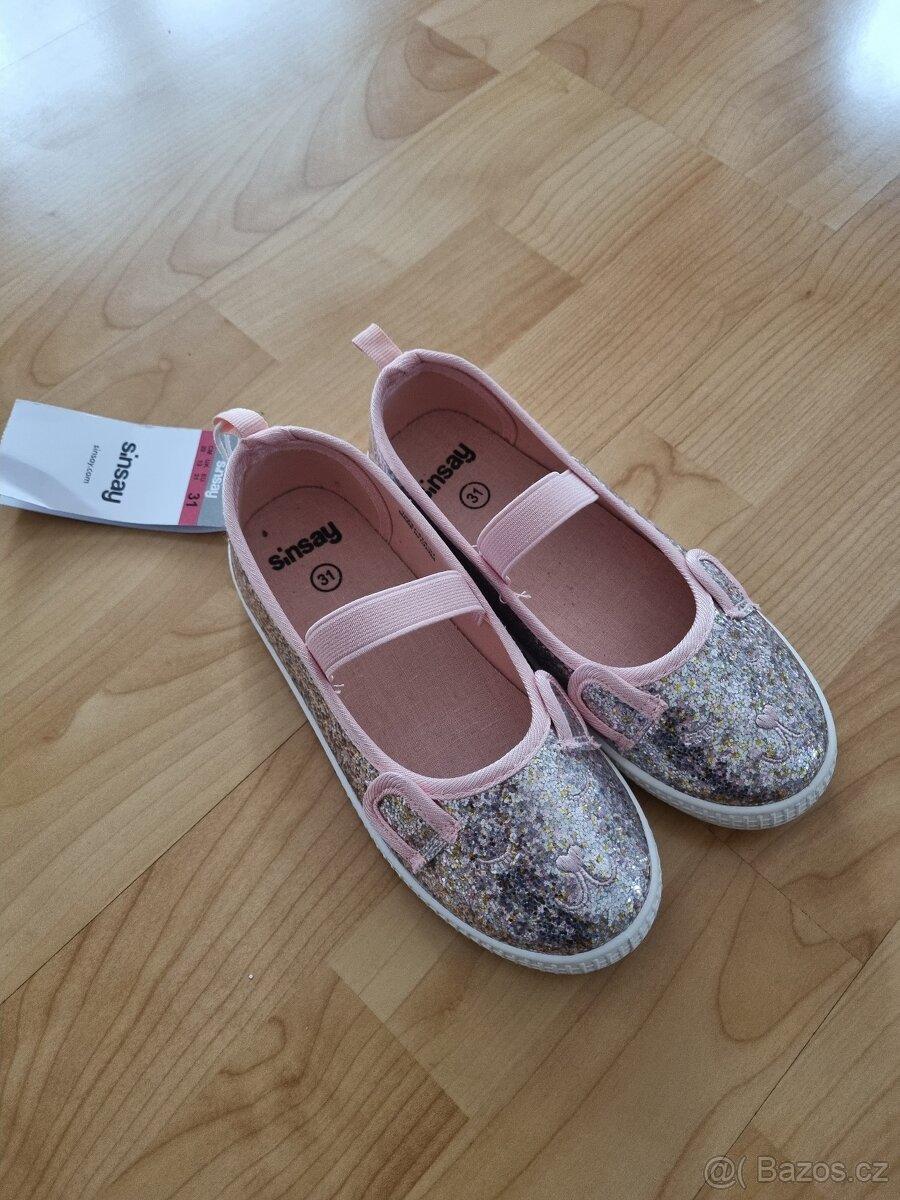 Dívčí balerínky/papučky - NOVÉ S VISAČKOU