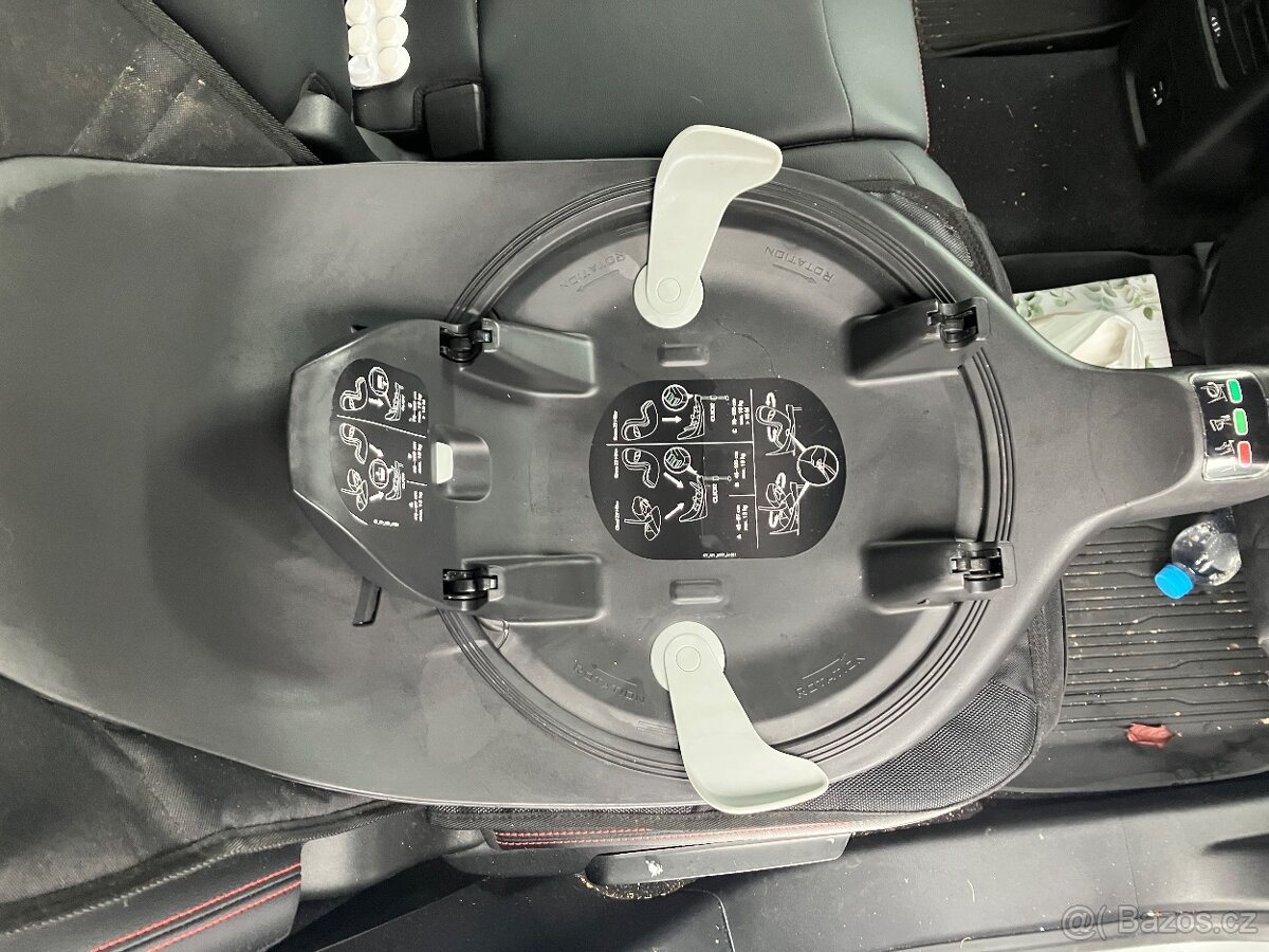 Základna Cybex Z2 2022