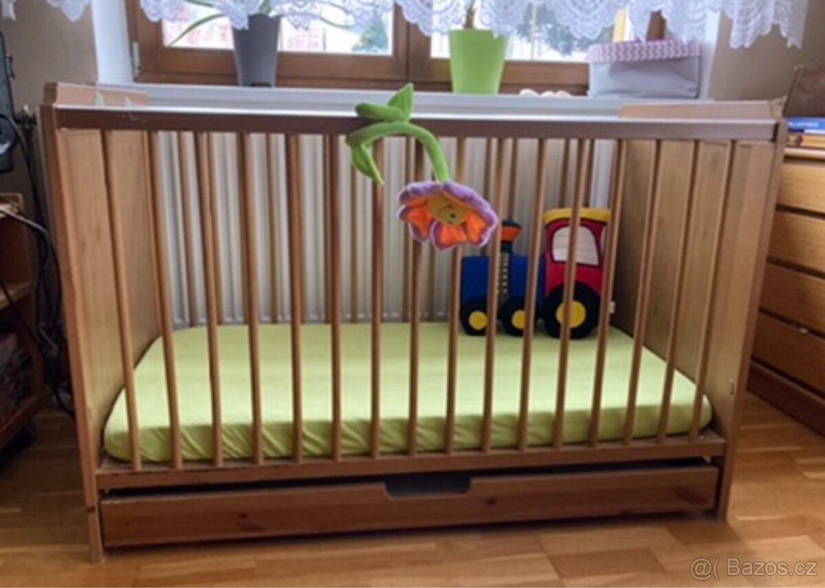 Dětská postýlka s úložným prostorem včetně matrace