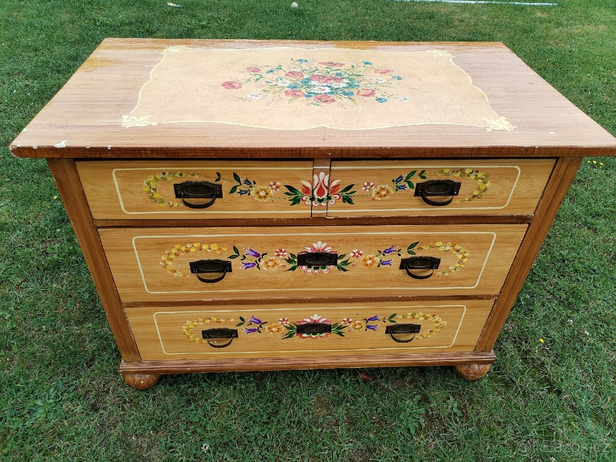 Ručně malovaná komoda