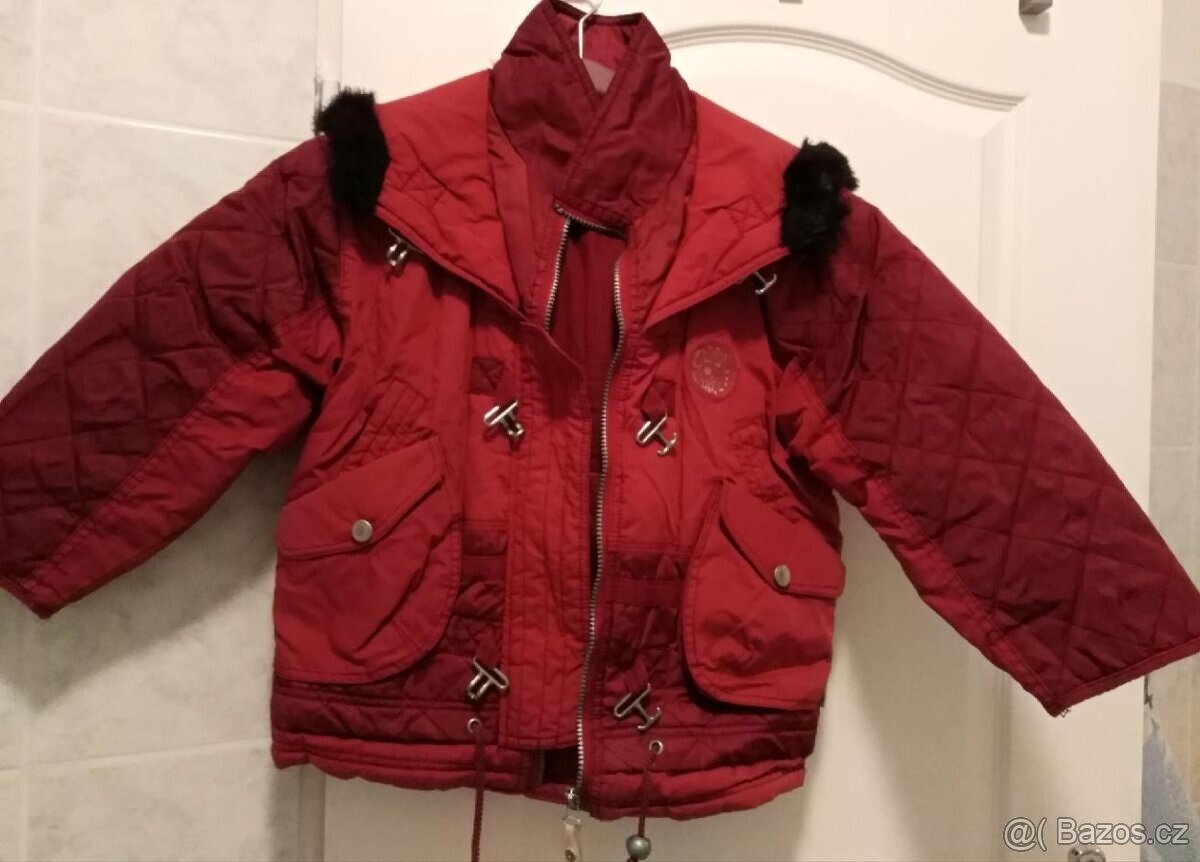 zimní bunda vel.128, s kapucí