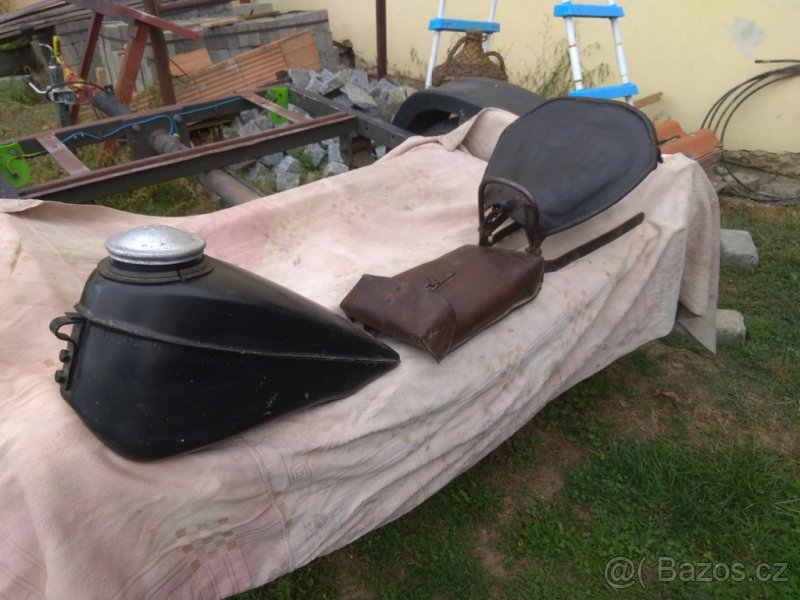 Díly na předválečné moto