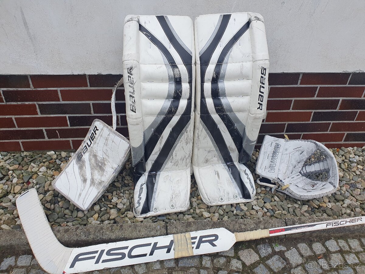 Brankarsky set BAUER a VAUGHN s hokejkou