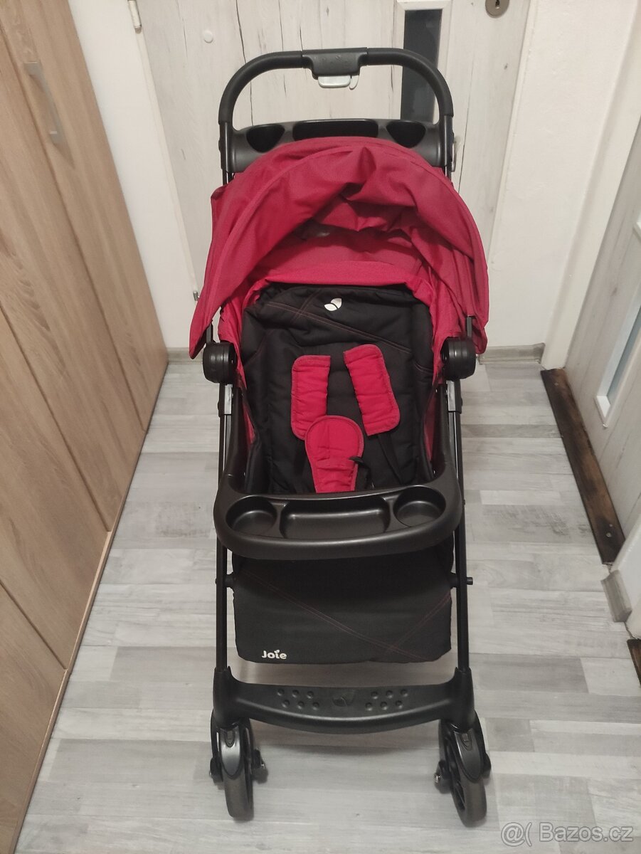 Sportovní kočárek Joie