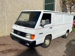 Mercedes benz 100 D
