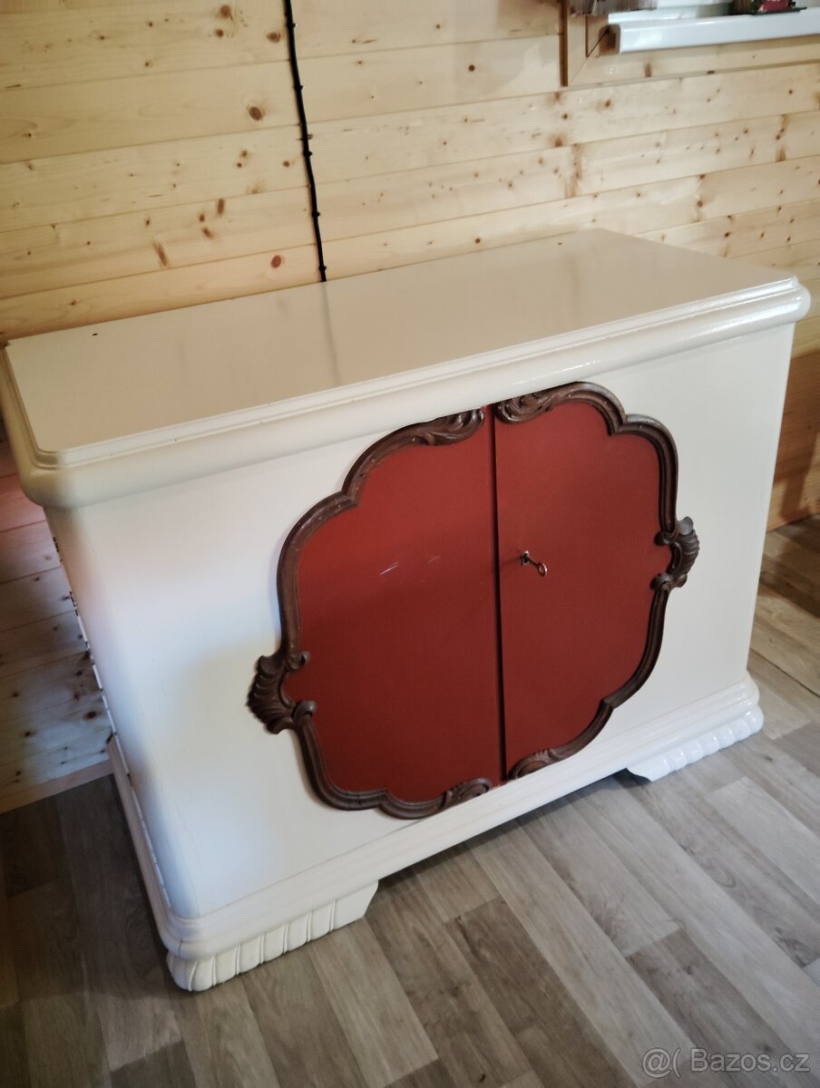 Nábytkovy komplet na chalupu