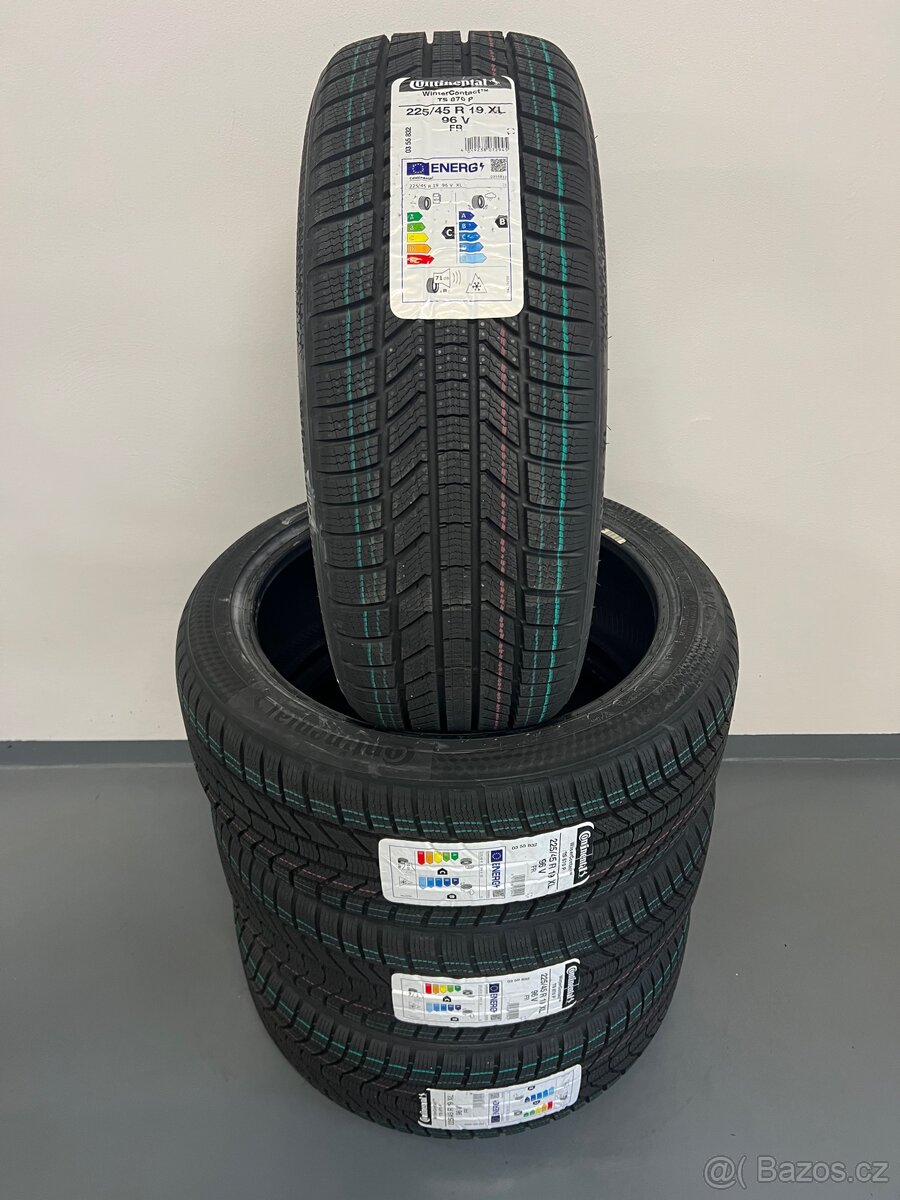 ❄️ Zimní pneumatiky 225/45/19, Continental, DOT1922