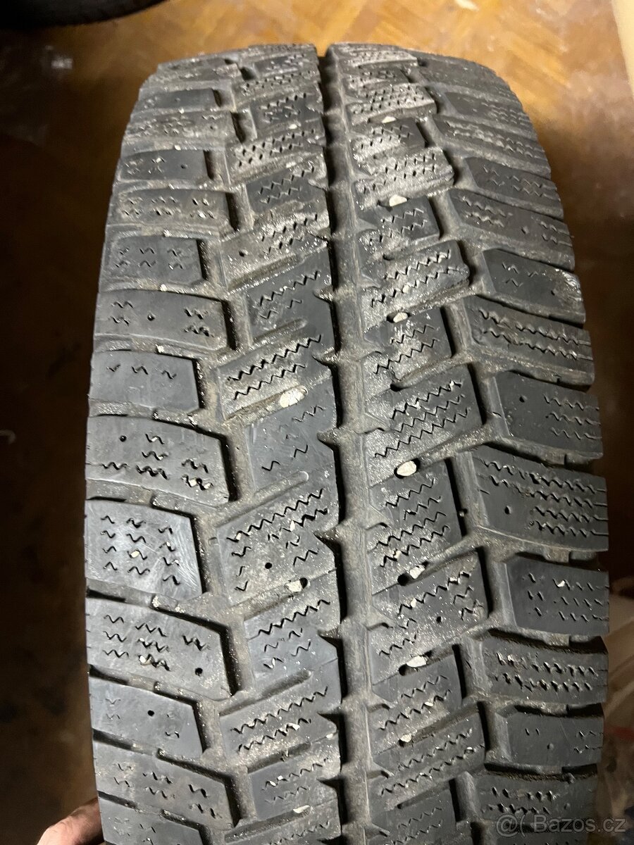 General Eurovan Winter 2 235/65 R 16 C