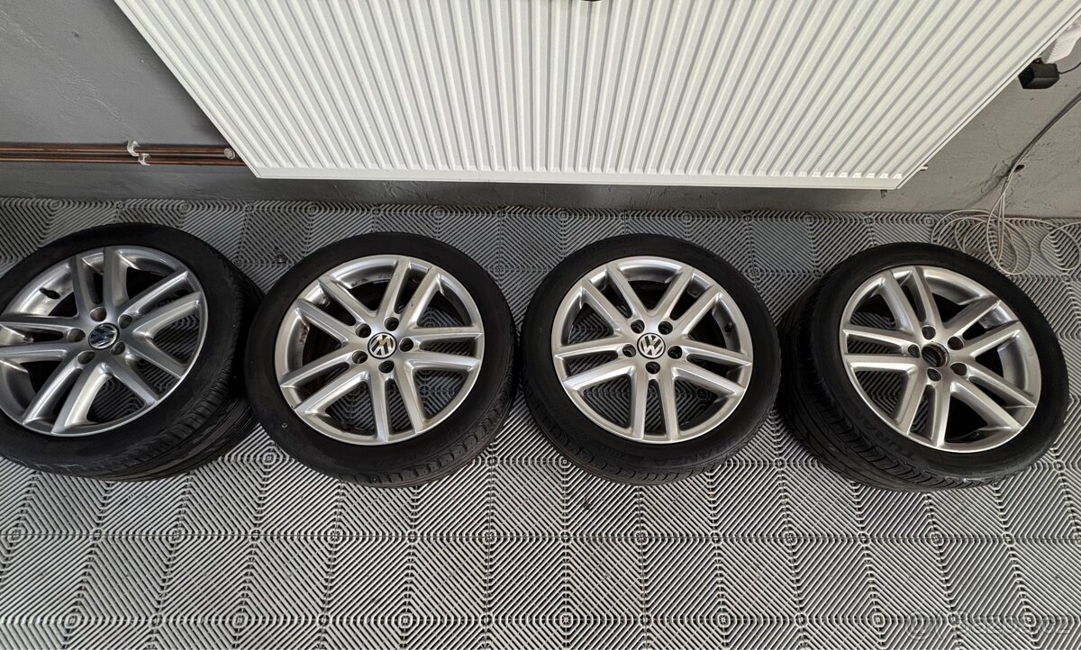 Letní sada originálních kol VW 5x112 R17