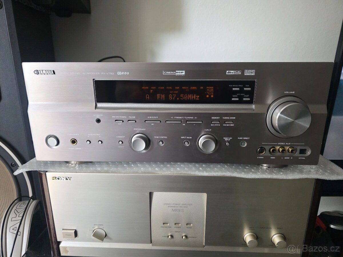 YAMAHA RX V 750