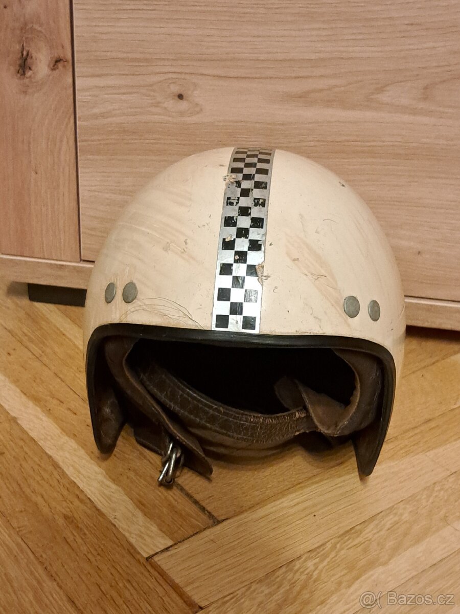Přilba na veterána, retro přilba- CASSIDA JAS PARDUBICE č. 4