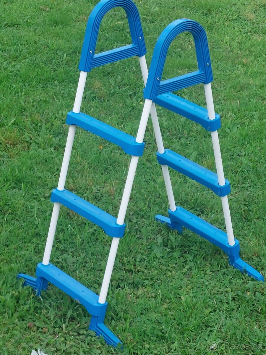 Bazénové schůdky