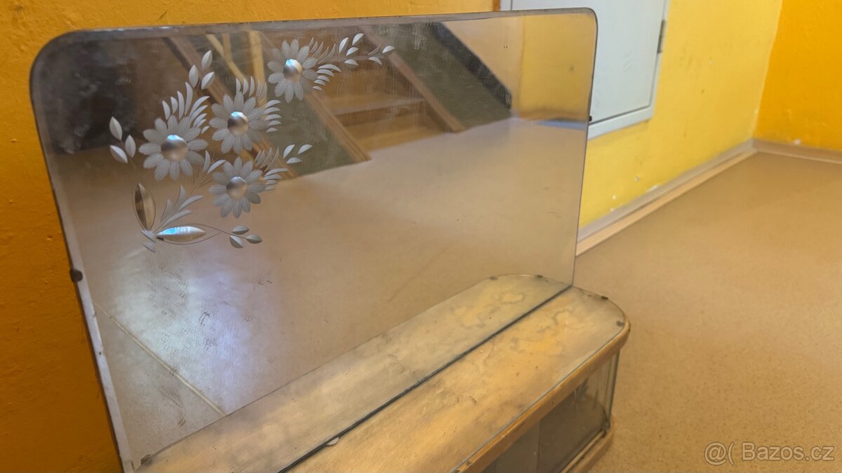 Starožitné retro zrcadlo - koupelna