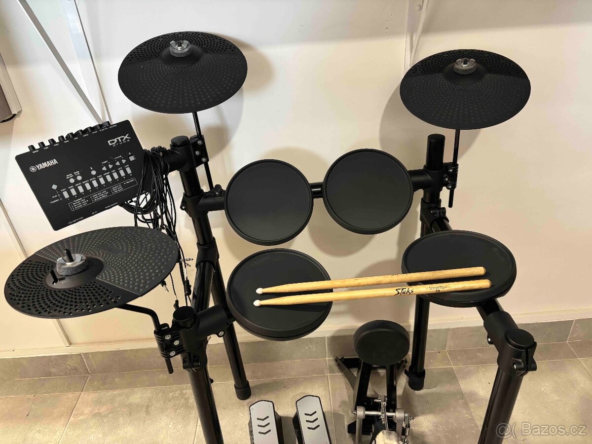 Bicí Sada Yamaha DTX402K Black