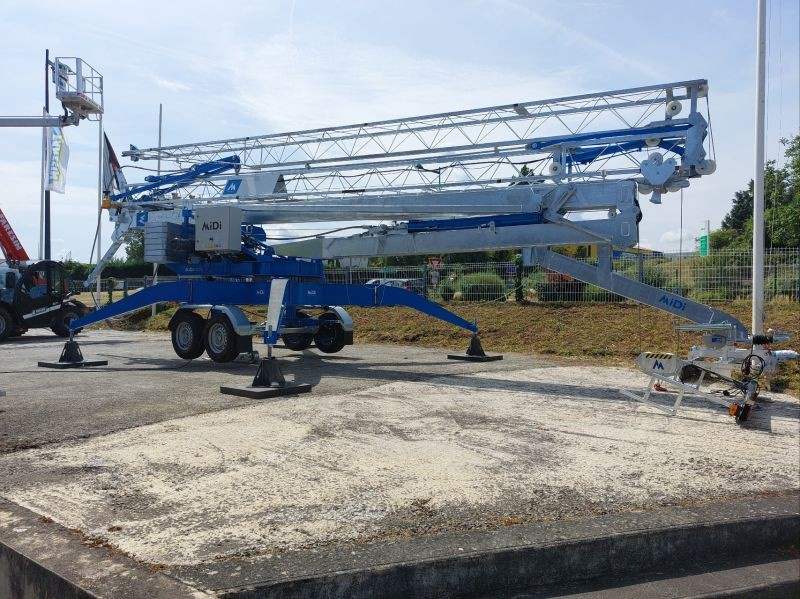 Pronájem / jeřáb / samostavitelný jeřáb