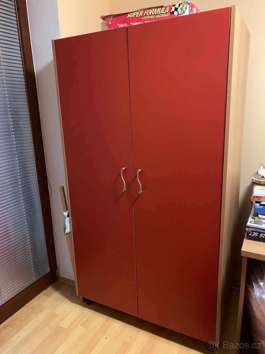 Šatní skříň