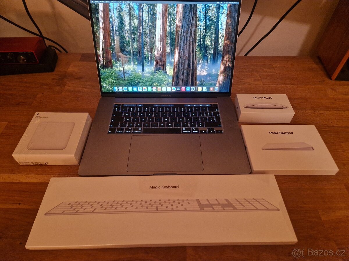 Apple MacBook Pro 15- i7/32GB/1TB - Nová Baterie a Příslušen