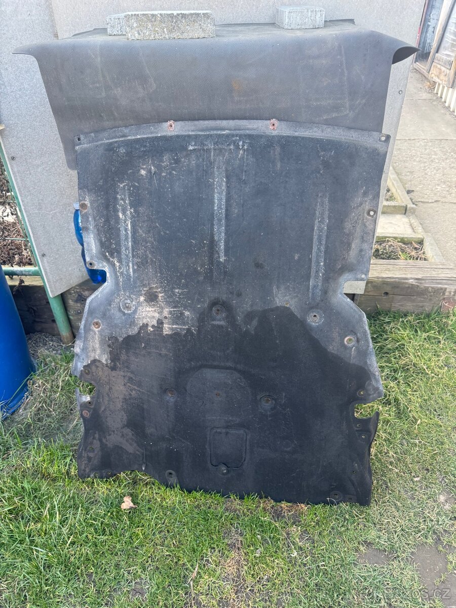 BMW f30 f31 kryt motoru