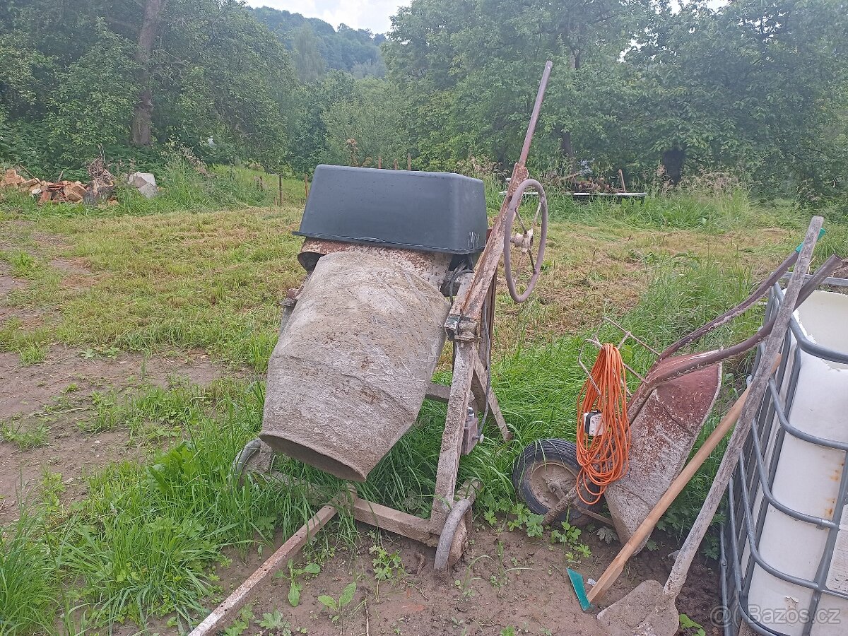 Stavební míchačka