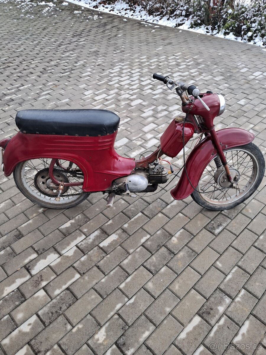 Jawa pionyr 555 Babeta 210 Manet korado