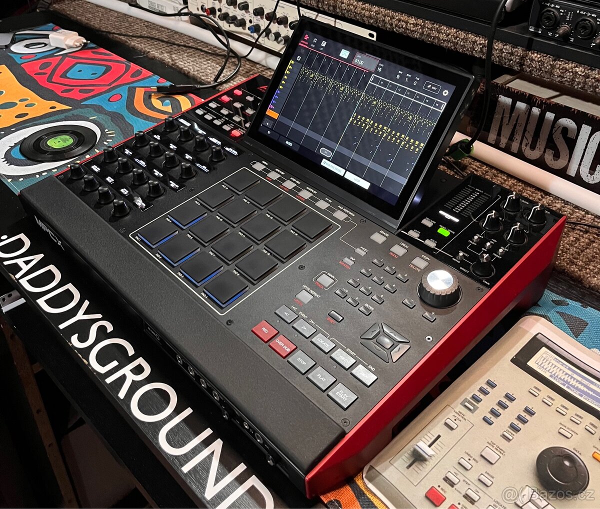 AKAI MPC X + 2TB SSD Samsung Evo (100% stav)