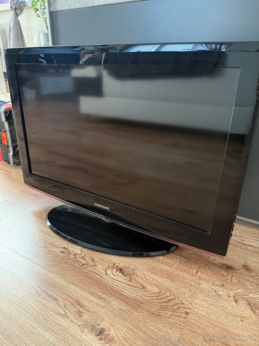 Samsung TV LE32B450