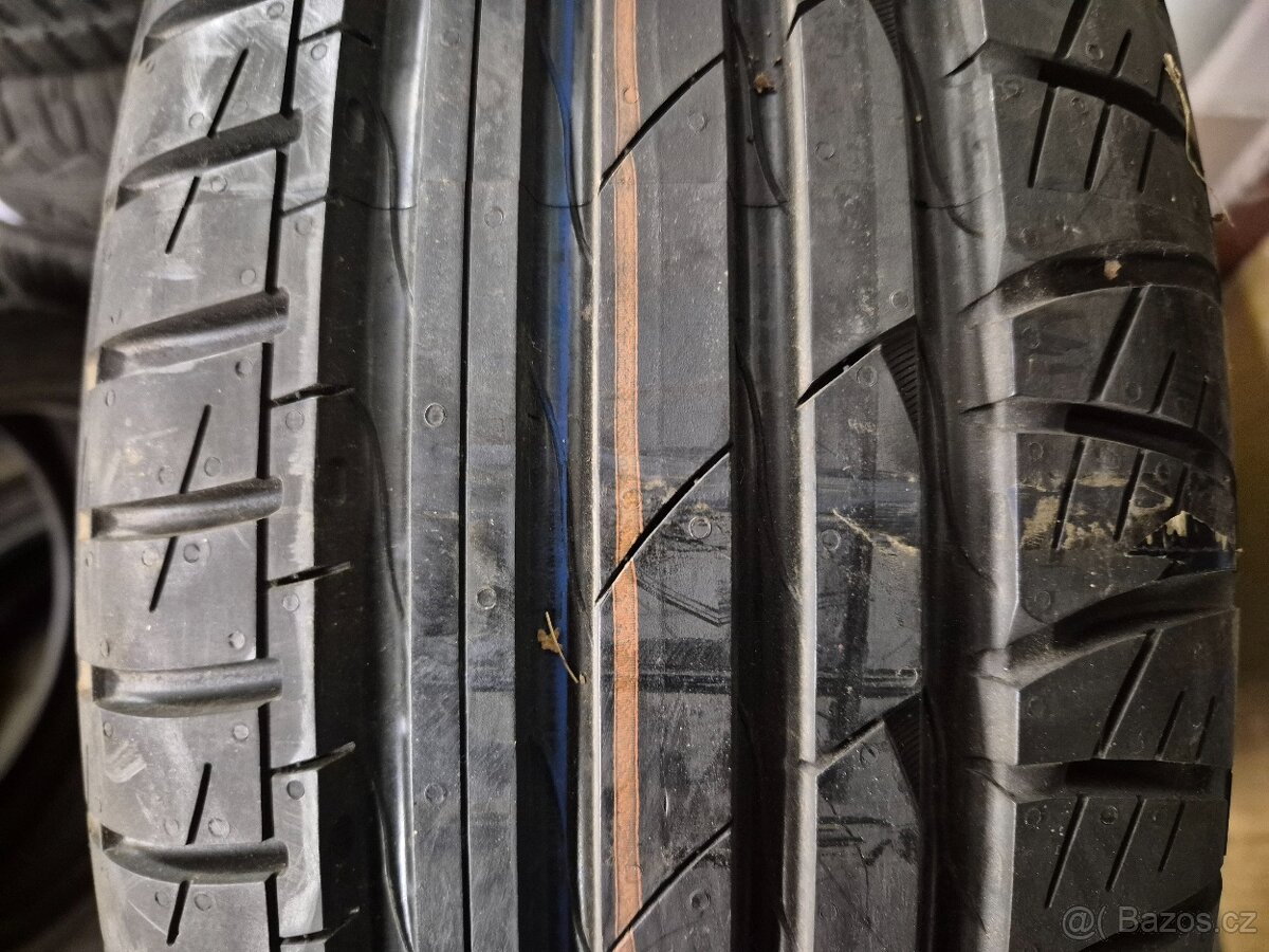 205/60 R16 NOKIAN (8mm) č.16091/b4