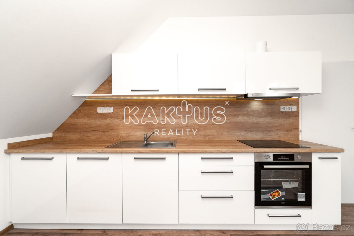 Pronájem nového  podkrovního bytu 3+kk,  ulice Oblá (70m2), 