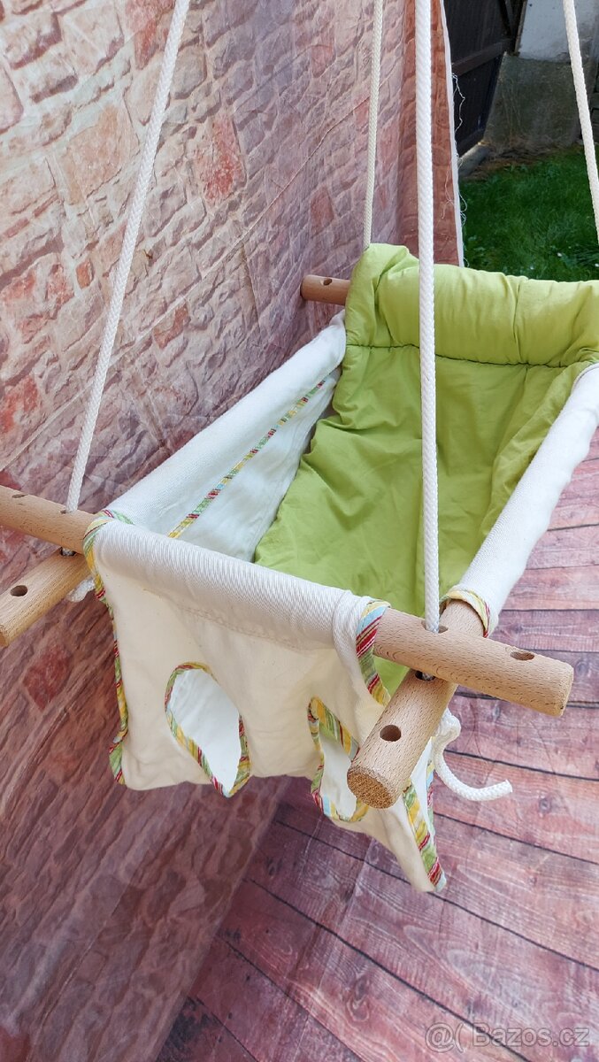 Zavesna kolebka -Houpacka pro miminko