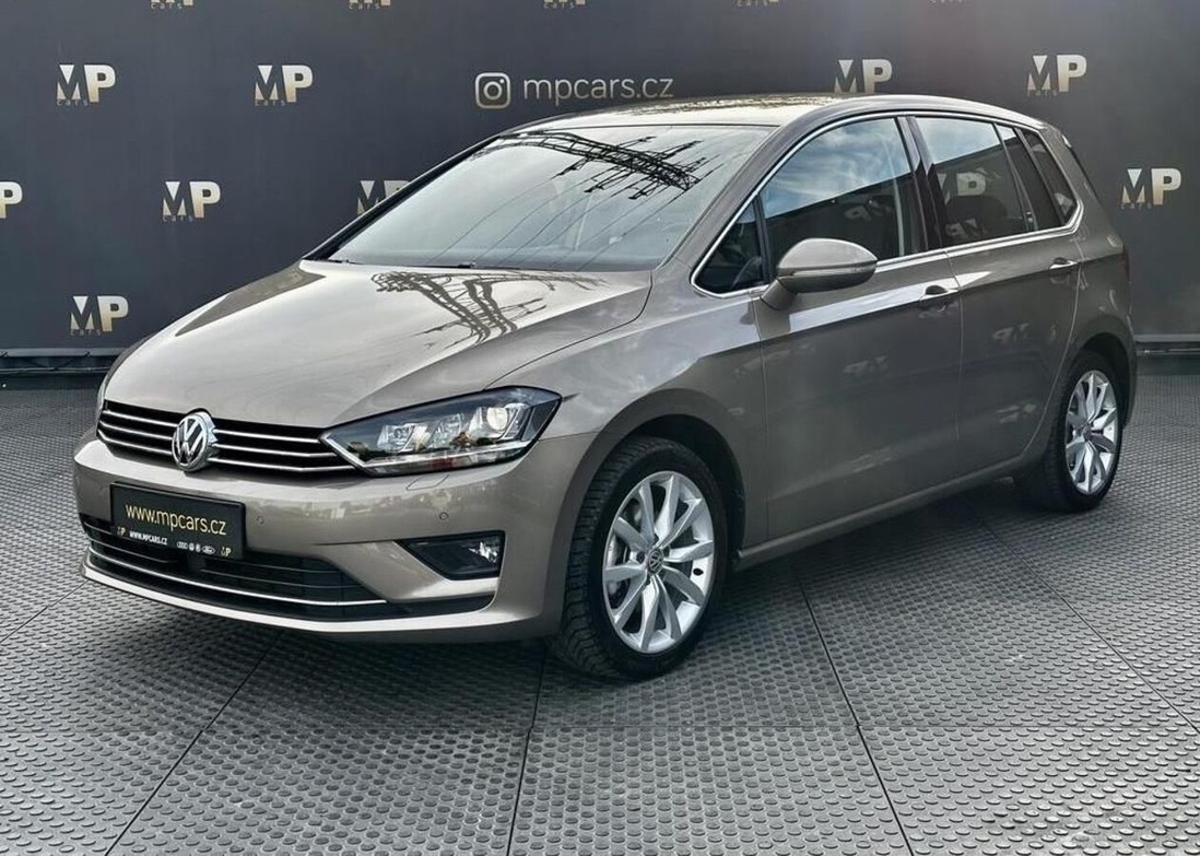 Volkswagen Golf Sportsvan automat benzín 92 kw 2015