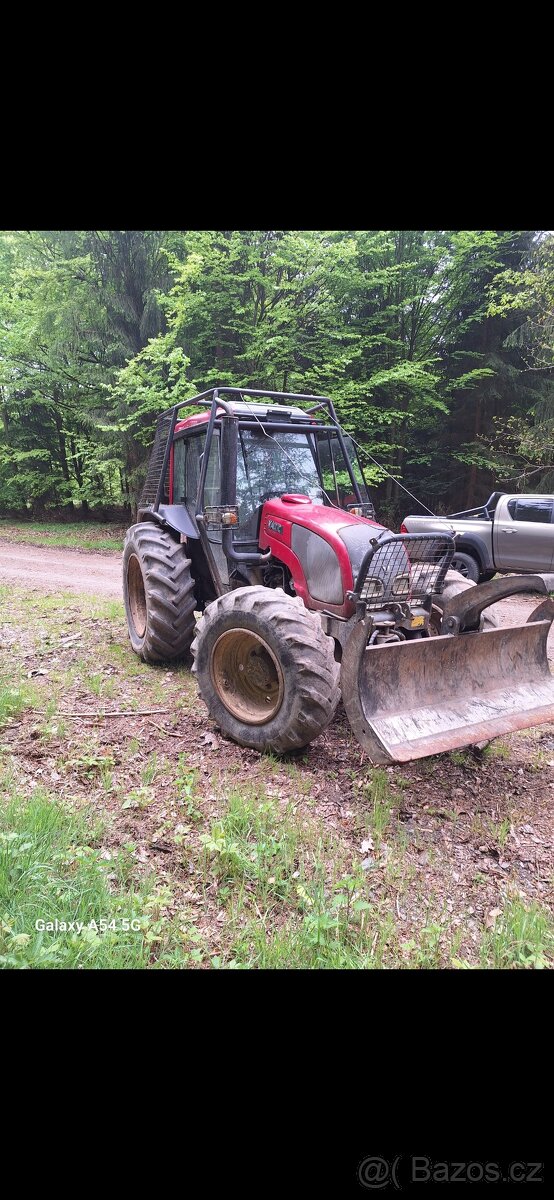 Ukt, lesni traktor