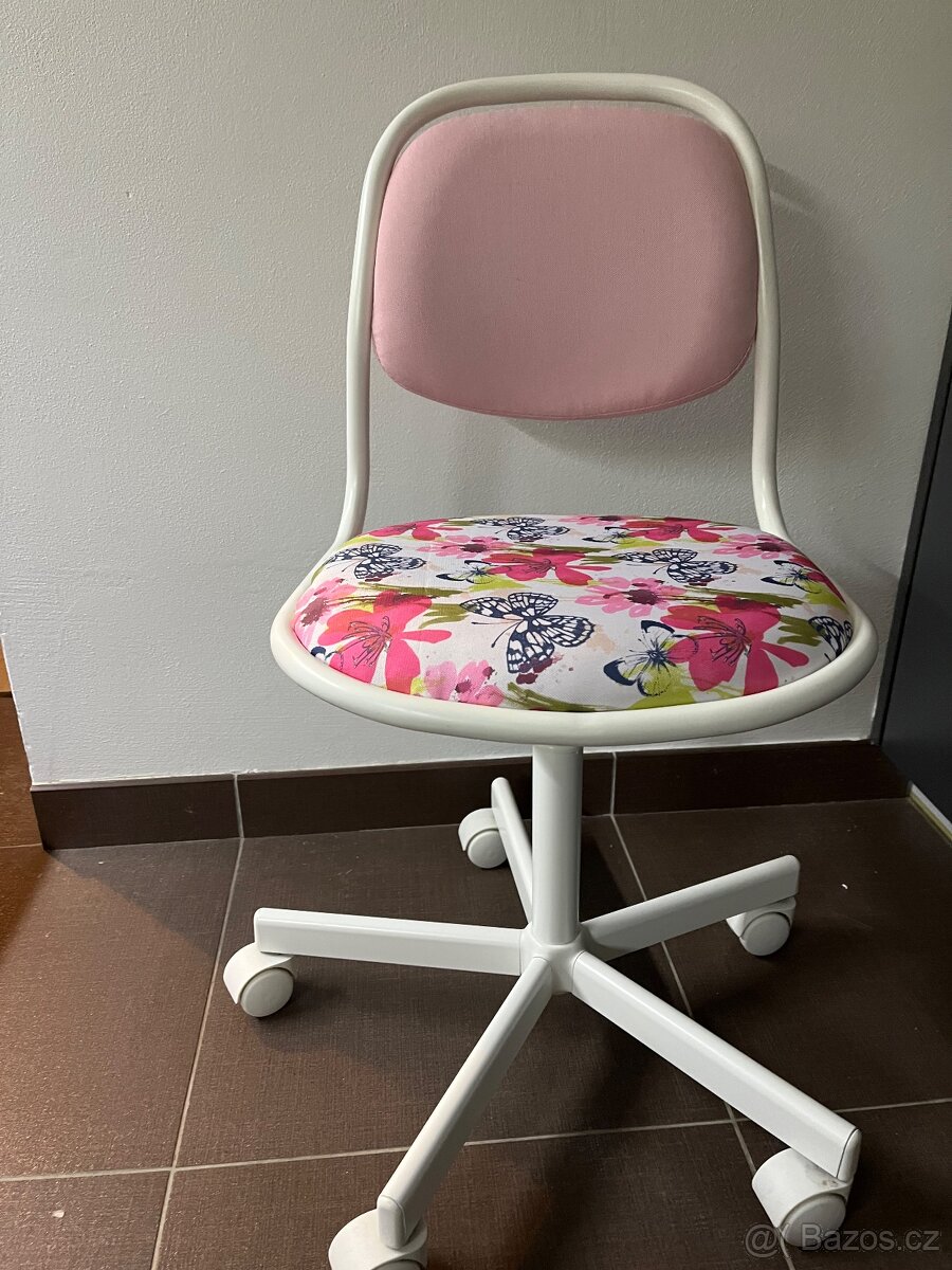 Dětská otočná židle k pracovnímu stolu z IKEA