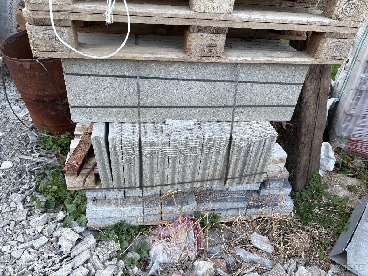 Zahradní obrubník délka 100cm a výška 30cm