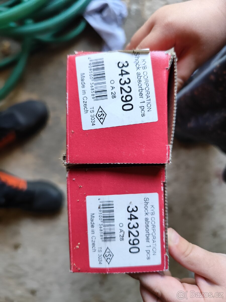 Zadní tlumiče Ford Focus Mk 1, KYB 343290