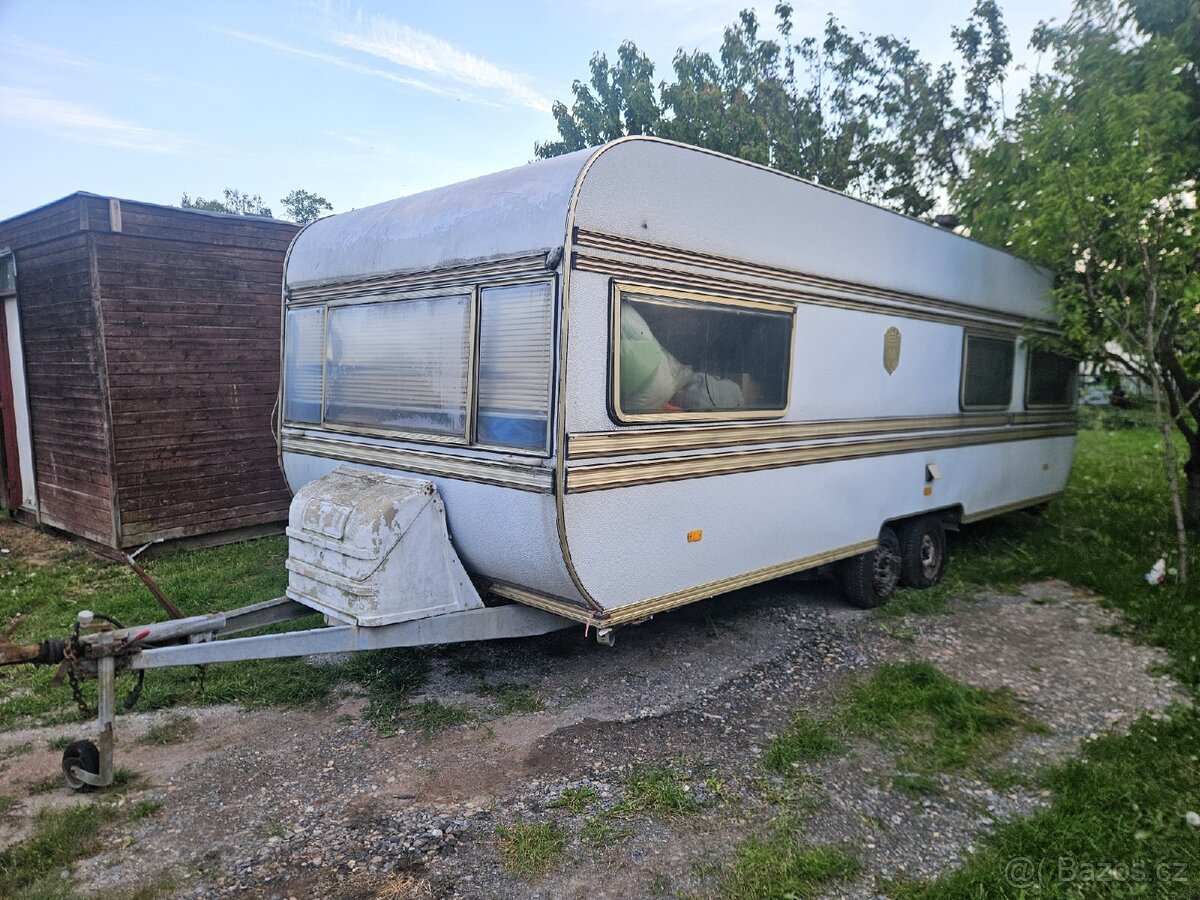 Karavan 8,2m bez tp