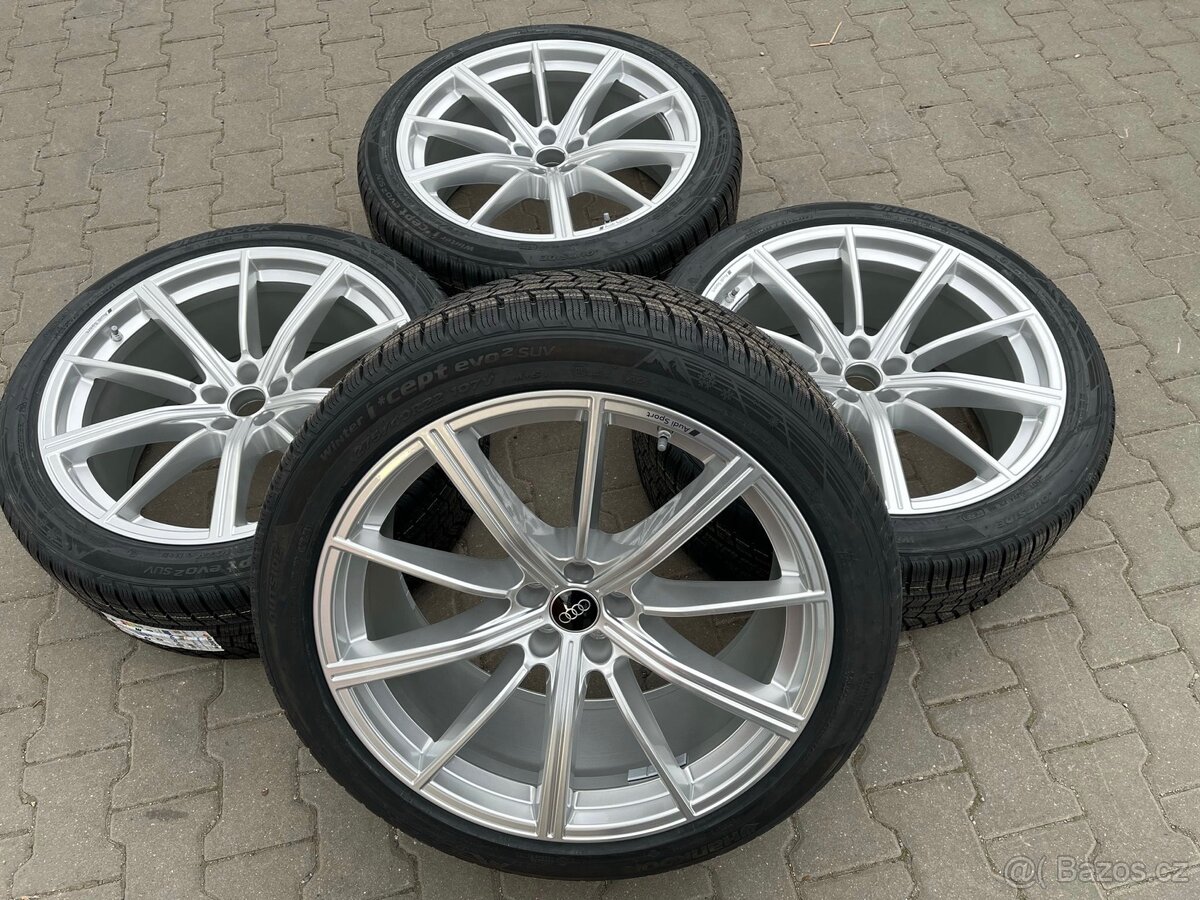 Audi RSQ8, Q8, nová zimní/ letní kola 22" zimní