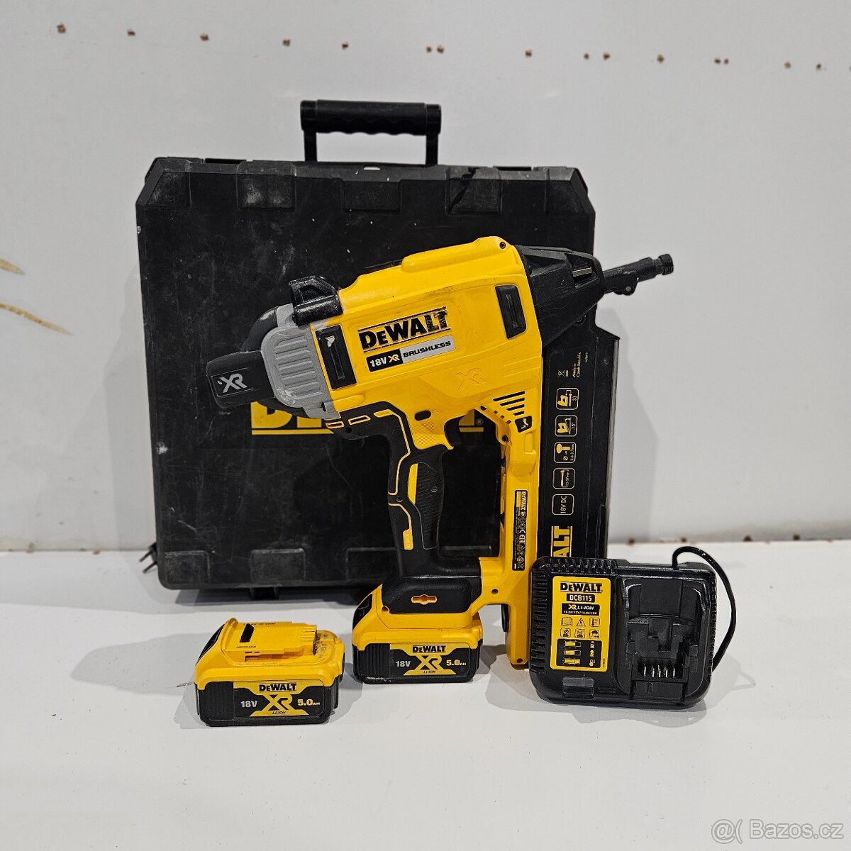 DeWALT DCN890N Aku hřebíkovačka do betonu XR