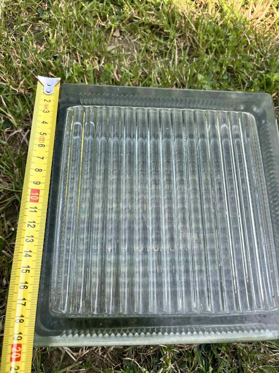 Prodám nové luxfery 20x20 cm – cca 140 ks