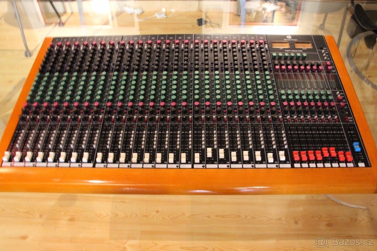 Toft Audio ATB24 24kanálový mixér Stuido
