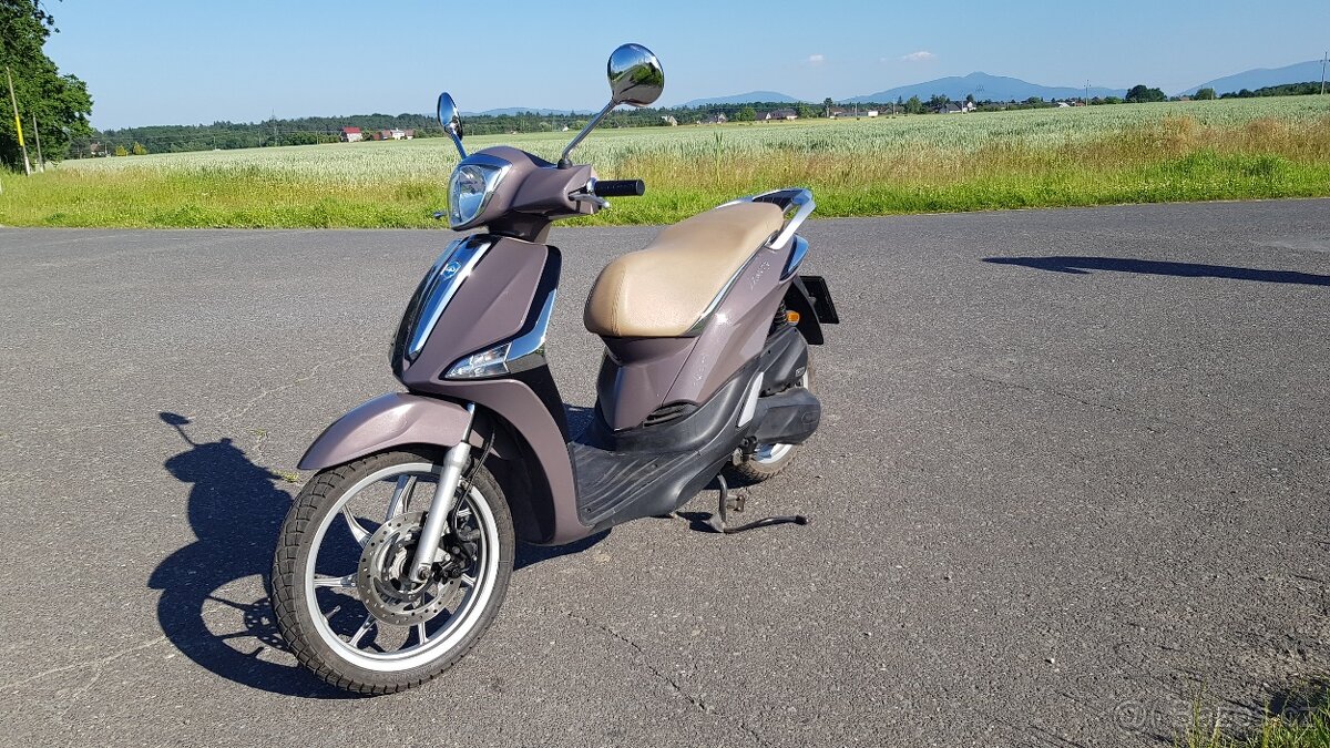 Piaggio Liberty 50 - možno jezdit bez řidičského průkazu