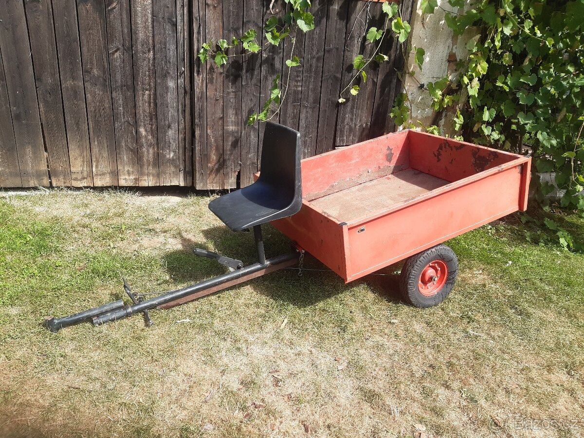 Prodám bržděný sklopný vozík za malotraktor